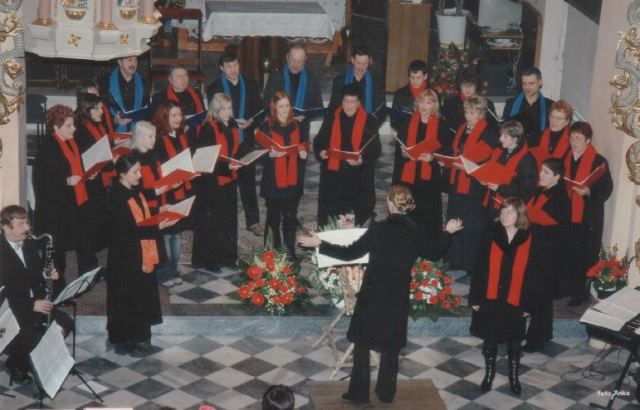 Zbor sv. Mihaela – začetek zborovskega popotovanja Tadeje Vulc, Radlje, božič 2006